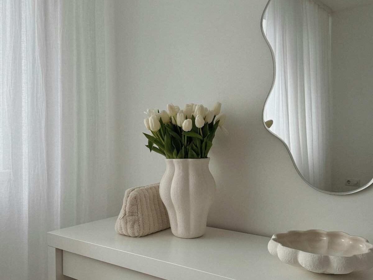 Tulip vase